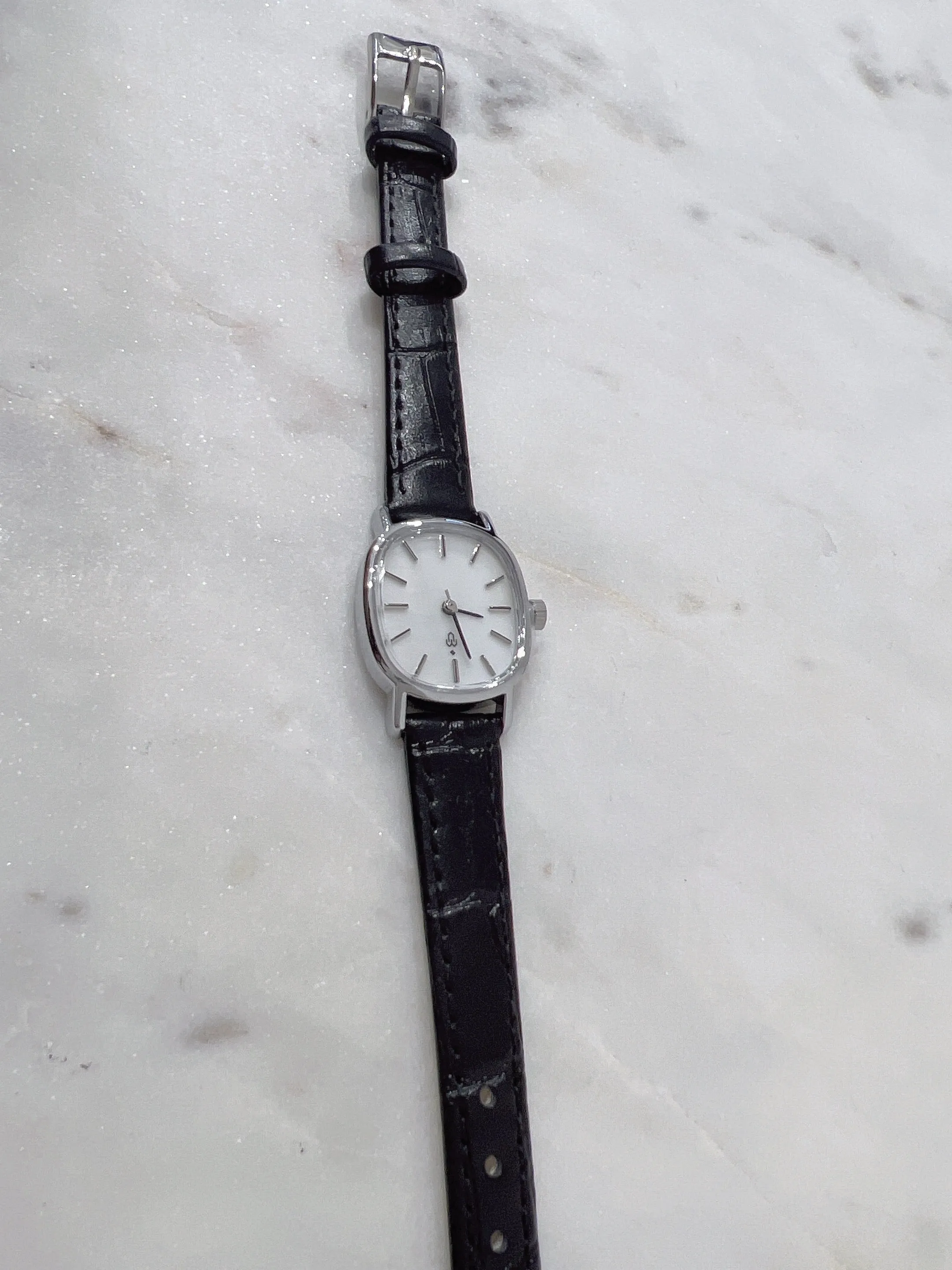 NOBLE Oval watch