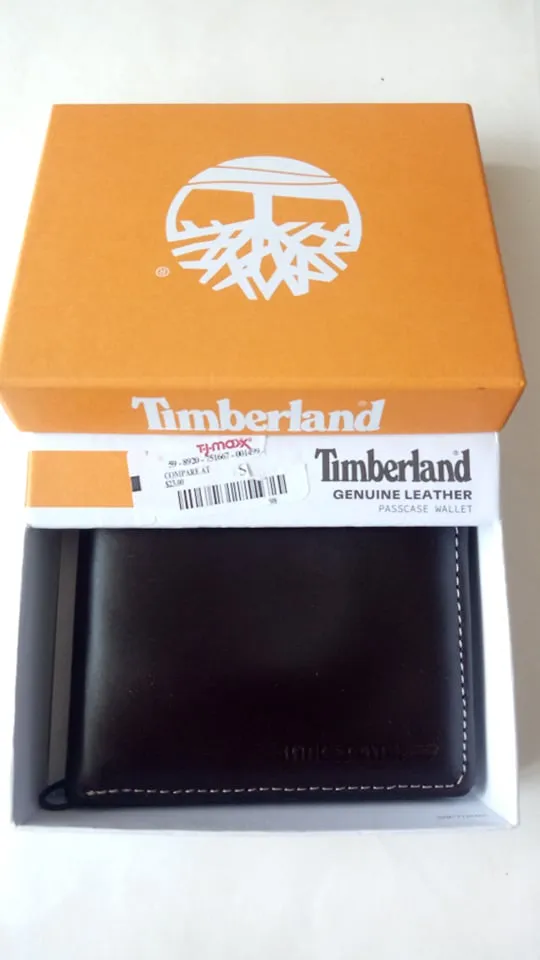 Timberland Men’s Genuine Leather Passcase Wallet
