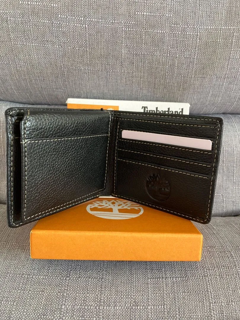 Timberland Men’s Genuine Leather Passcase Wallet